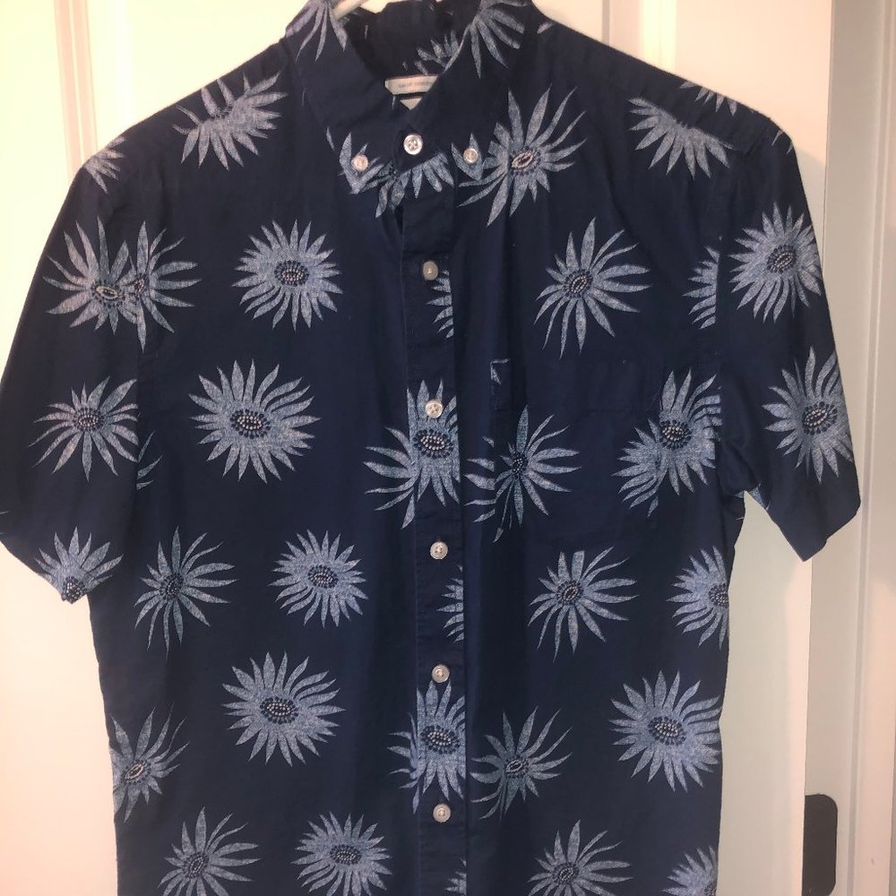 Short Sleeve Button-Down Flower Shirt Button Down